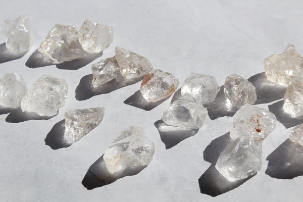 kryształ górski z Madagaskaru - naturalne bryłki kryształu górskiego