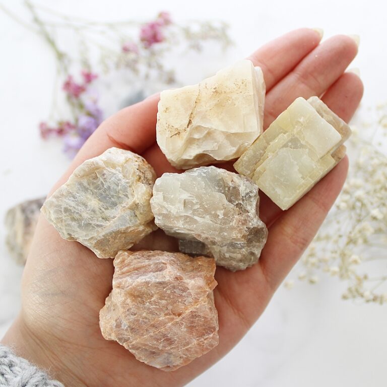 kamień księżycowy surowa bryłka