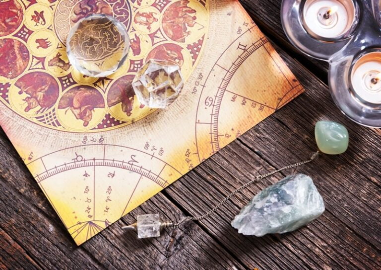 historia kryształów i kamieni