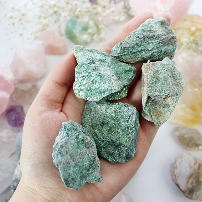 Fuchsyt - piękne kamienie Artsento