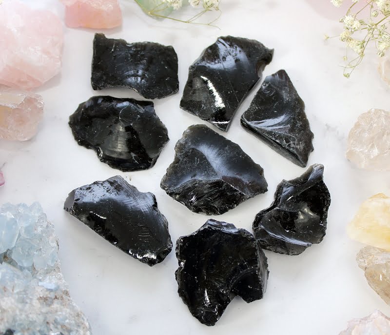 czarny obsydian - naturalny kamień Artsento