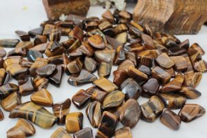 tygrysie oko naturalne kamienie sklep Artsento, piękne kamienie naturalne