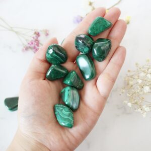 malachit polerowany, zielony kamień malachit sklep Artsento