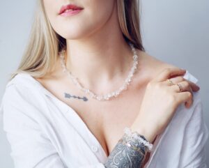 naszyjnik z kryształem górskim - biżuteria z naturalnych kamieni