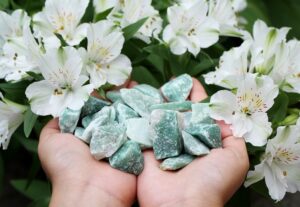 zielony awenturyn kamień miesiąca lipiec