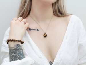 tygrysie oko zawieszka, wisiorek z tygrysim okiem, sklep z biżuterią z naturalnymi kamieniami