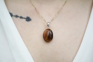 Tygrysie oko wisiorek sklep Artsento, piękny wisiorek z tygrysim okiem