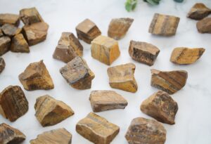 tygrysie oko bryłka nieobrobiona Artsento