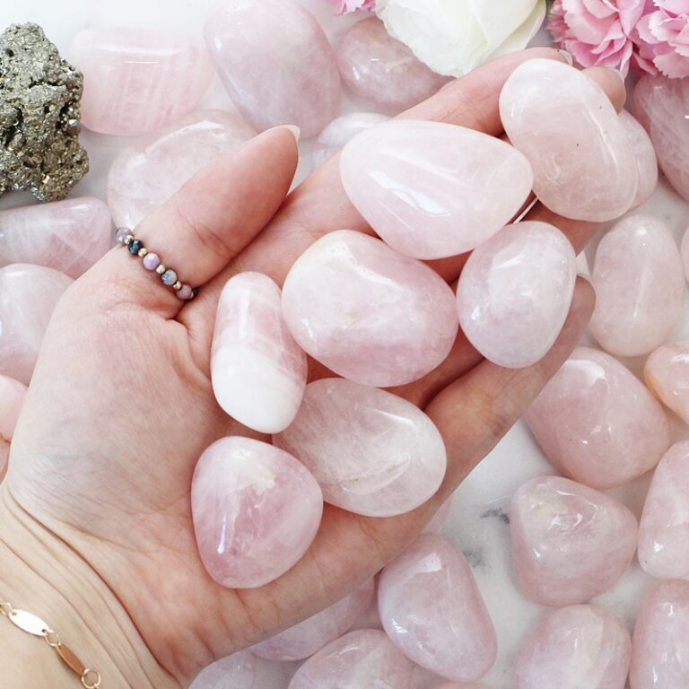 kwarc różowy polerowany bryłka, naturalne kamienie online Artsento