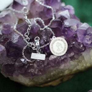 naszyjnik wodnik znak zodiaku celebrytka