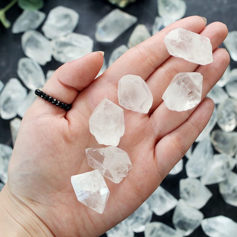 Jak ładować kryształ górski? Praktyczny przewodnik