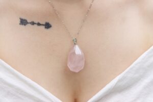 kwarc różowy zawieszka łezka fasetowana Artsento