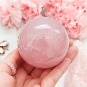 Kryształowa kula, różdżka czy piramida - który kształt do Ciebie pasuje