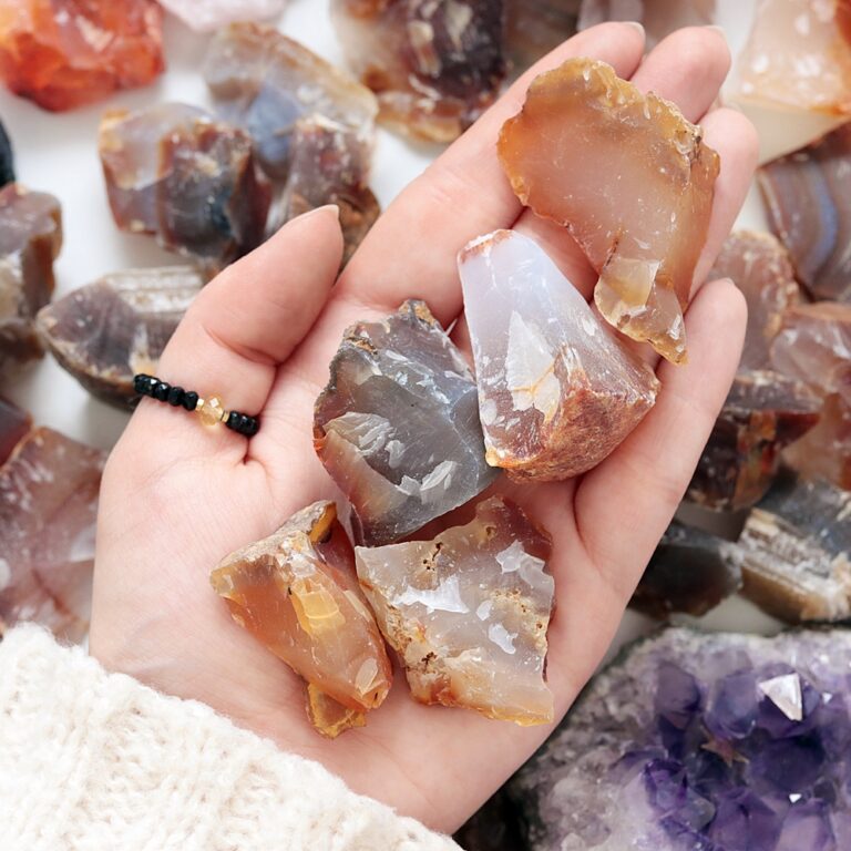 Karneol surowy bryłka