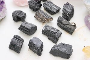 Turmalin czarny surowa