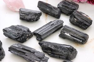 Turmalin czarny surowa