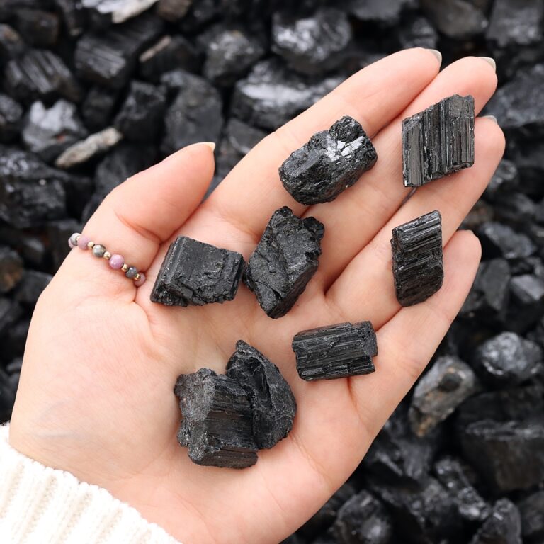 Turmalin czarny surowa bryłka