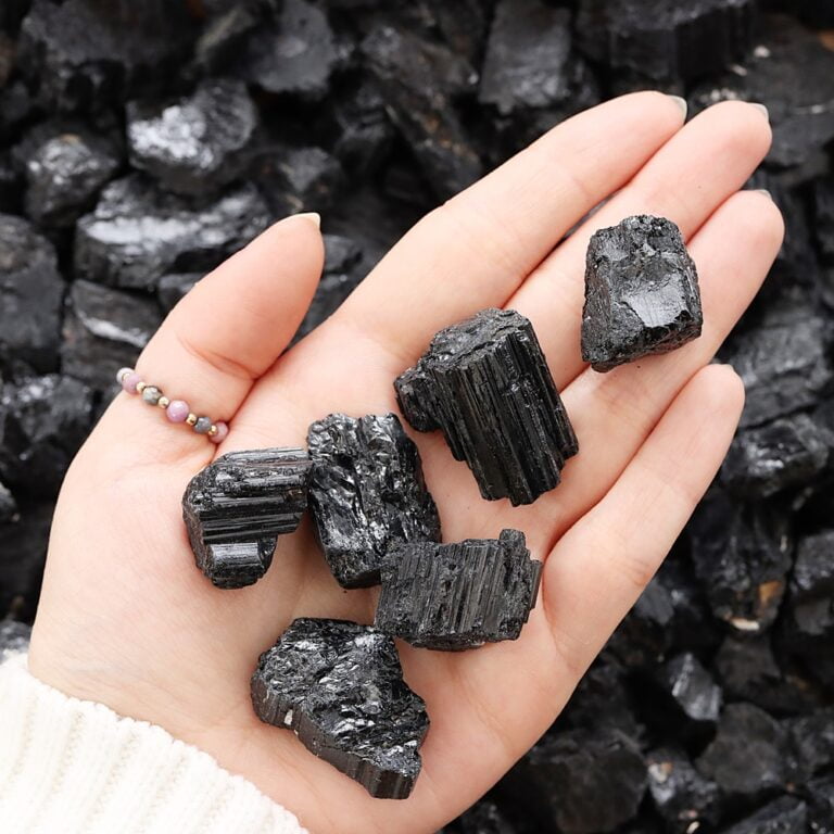 Turmalin czarny surowa bryłka