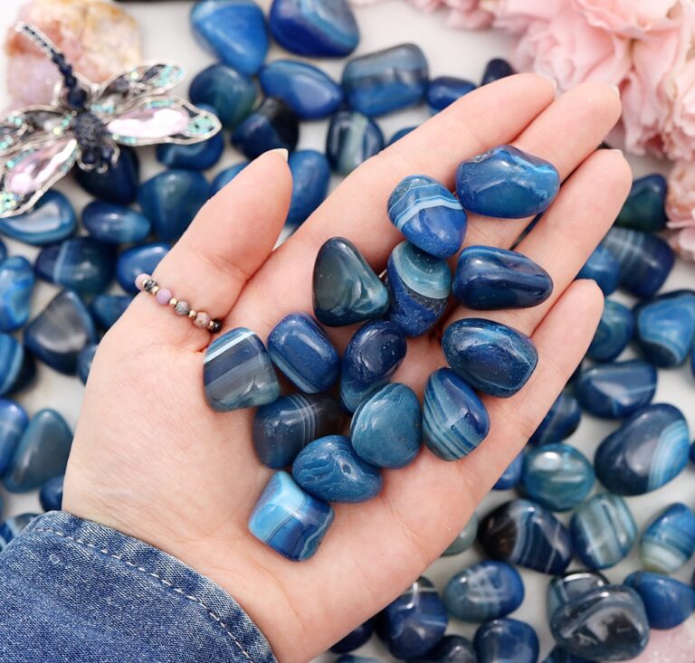 Agat niebieski polerowany bryłka