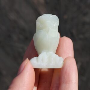 Sowa z jadeitu figurka 4cm