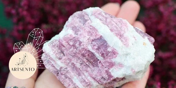 rubelit - różowy turmalin surowy naturalny kamień