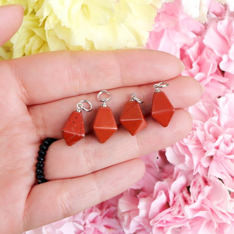 Jaspis czerwony wisiorek zawieszka deltoid