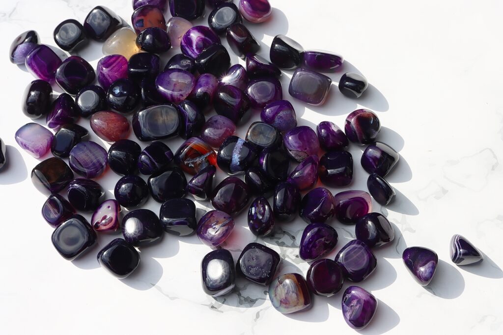 Agat fioletowy polerowany bryłka