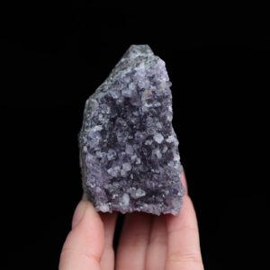 Ciemno fioletowa ametystowa szczotka krystaliczna o wadze 137 gram