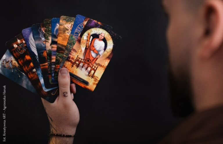 Sekrety pracy z Tarotem - wskazówki i inspiracje od Wojciecha Artemisa