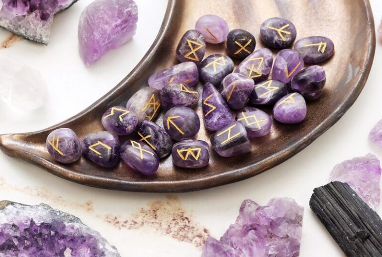 Jak ładować ametyst? Wszystko, co musisz wiedzieć!