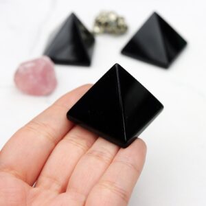 Piramida z obsydianu - silna ochrona energetyczna i oczyszczanie aury, 3.5cm