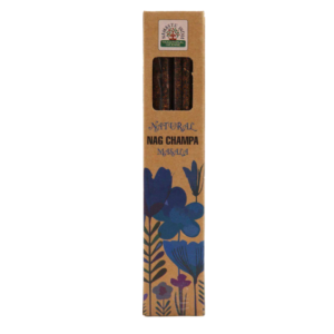 Opakowanie naturalnych kadzidełek botanicznych Masala o zapachu Nag Champa marki Namaste India z motywem niebieskich kwiatów