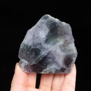 Fluoryt tęczowy stojąca forma 99gram 6.5cm - kamień organizacji i klarownych myśli