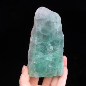 Fluoryt tęczowy stojąca forma 542gram 11cm - kamień organizacji i klarownych myśli