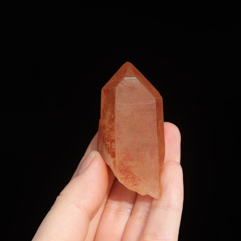 Kwarc żelazisty surowy okaz - naturalny czerwony kryształ hematoitowy