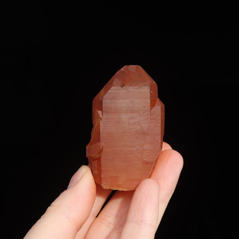 Kwarc żelazisty kamień energii i witalności - naturalny czerwony minerał