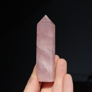 Kwarc różowy obelisk wieża point 8.3cm 71g