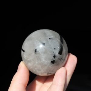 Kwarc z turmalinem kula 4.7cm 184.5gram - kamień ochrony i wzmocnienia